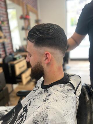 Barbe structurée réalisée chez Briis Barber